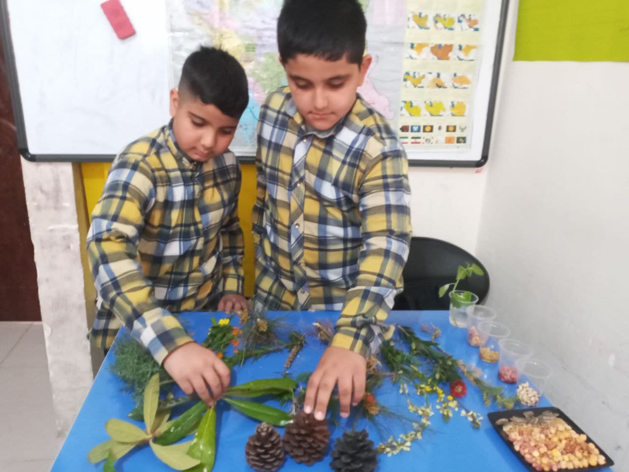 کودکستان و دبستان روشنفکران