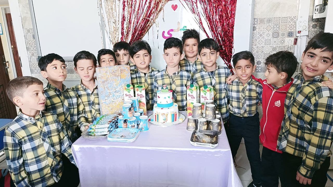 کودکستان و دبستان روشنفکران