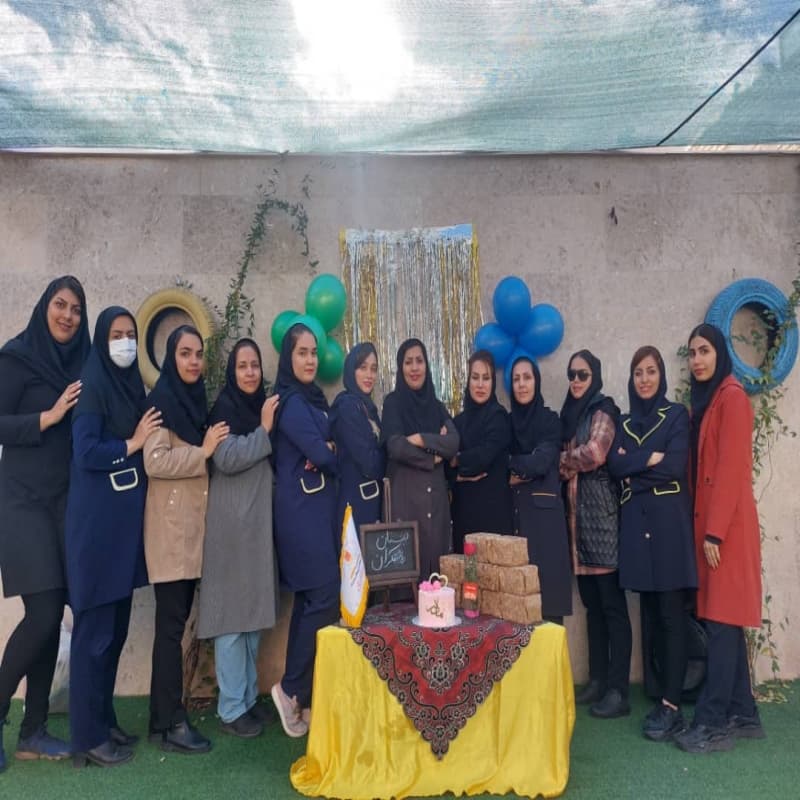 کودکستان و دبستان روشنفکران